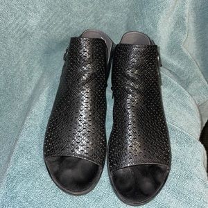 Baretraps Womens Scotlyn Faux Leather Ankle Strap Peep-Toe Heels Shoes Sz 9M